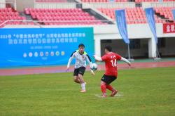 英雄联盟总决赛赛程-足球对抗赛的热闹气氛感染每个人