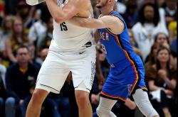 英雄联盟总决赛2025-雷霆力克广东队，约基奇惊艳四座