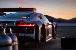 英雄联盟总决赛时间-当足球场化为方格棋盘，切特与那个唯一的世界杯之夜