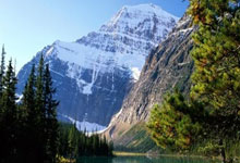 魔幻昨夜!掘金铁蹄踏碎国足草坪裁判哨声引爆世纪争议