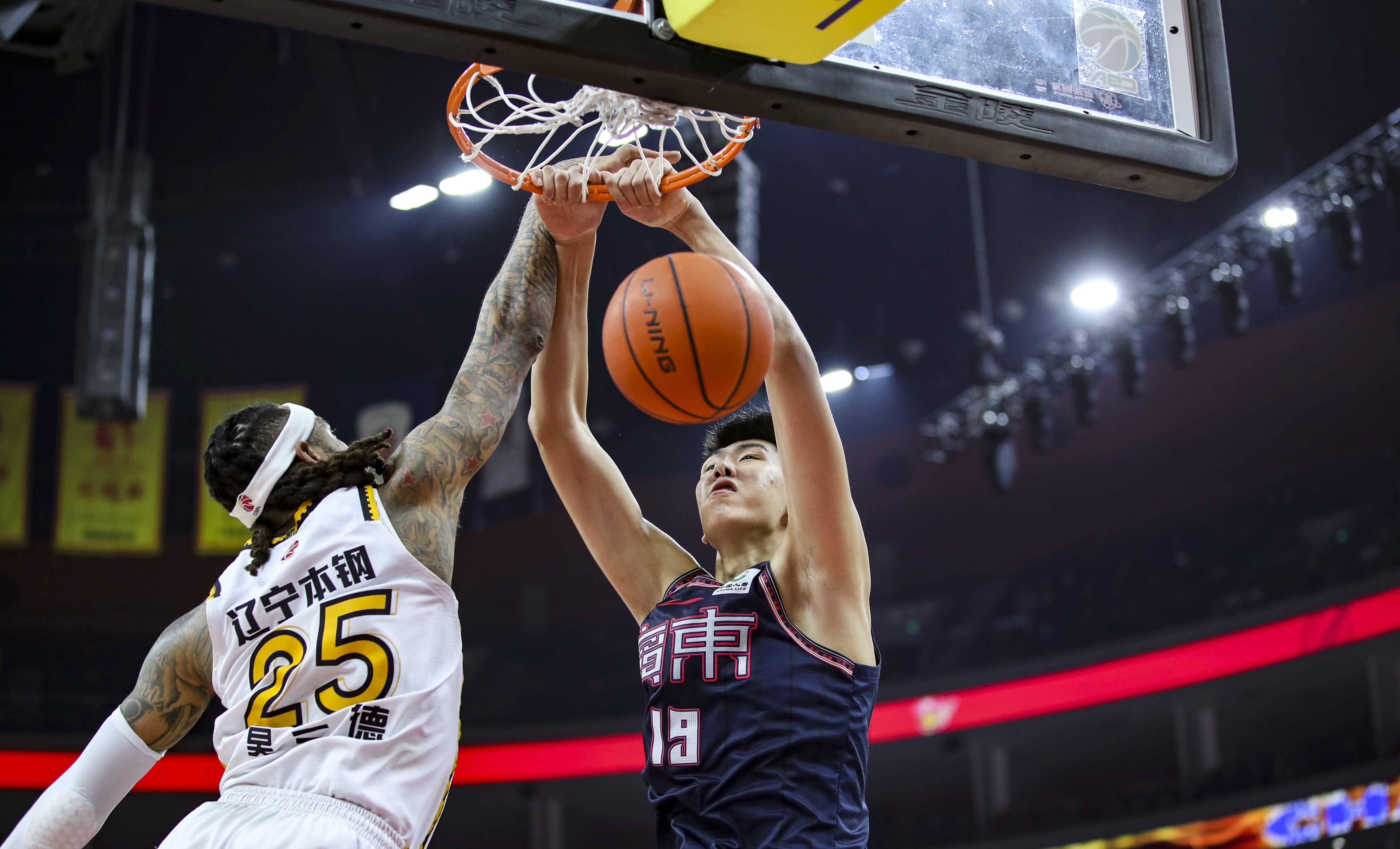 关于令人窒息的激烈对抗，篮球赛场独特魅力的信息