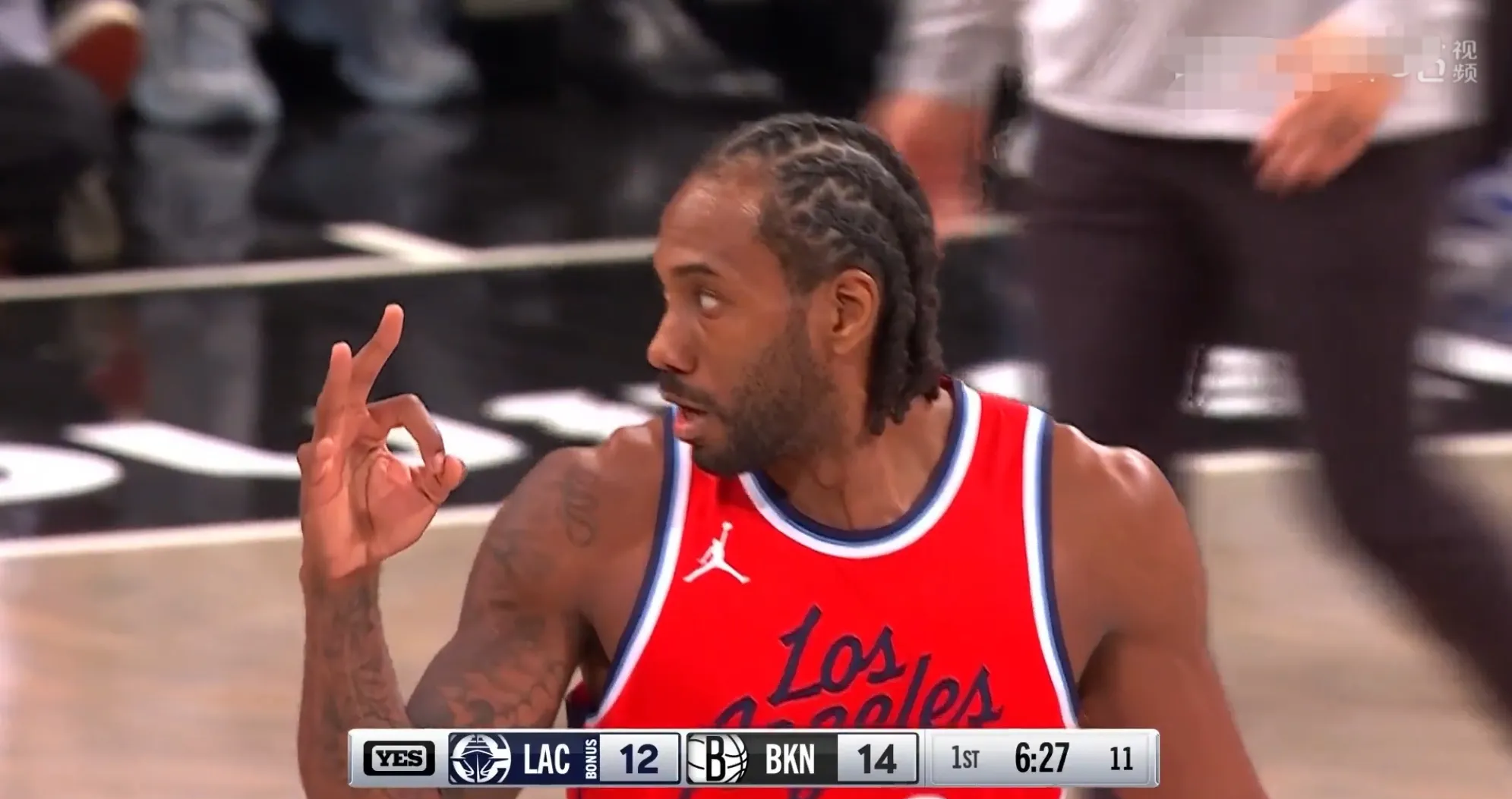 快船主场击败篮网，取得连胜的好势头的简单介绍