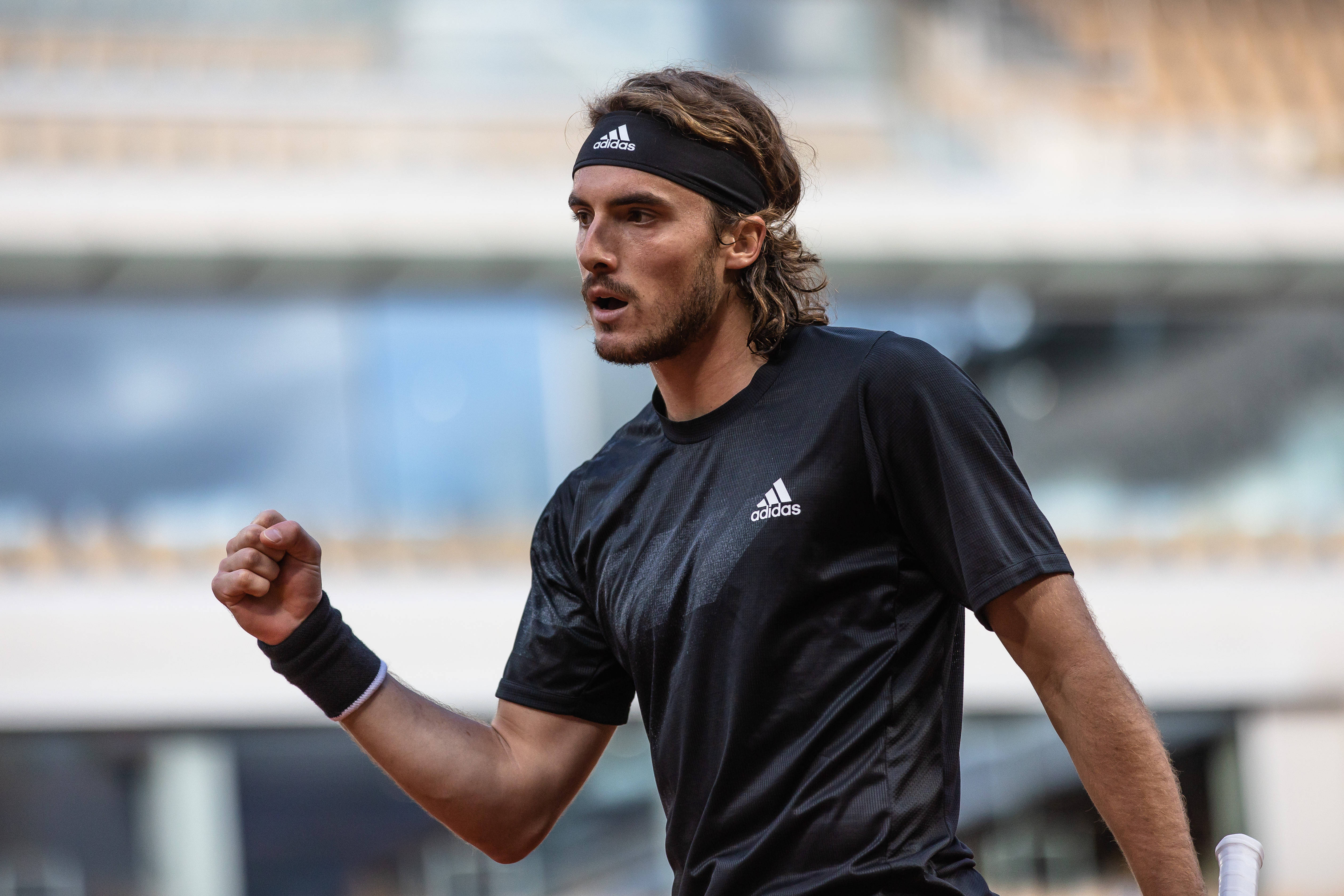 包含联合杯逆转ATP总决赛，西西帕斯点燃赛场的词条