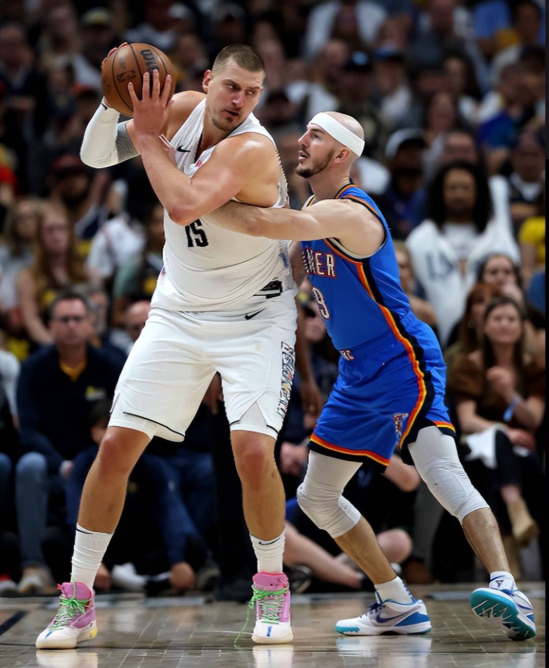 雷霆力克广东队,约基奇惊艳四座 雷霆力克广东队,约基奇惊艳四座