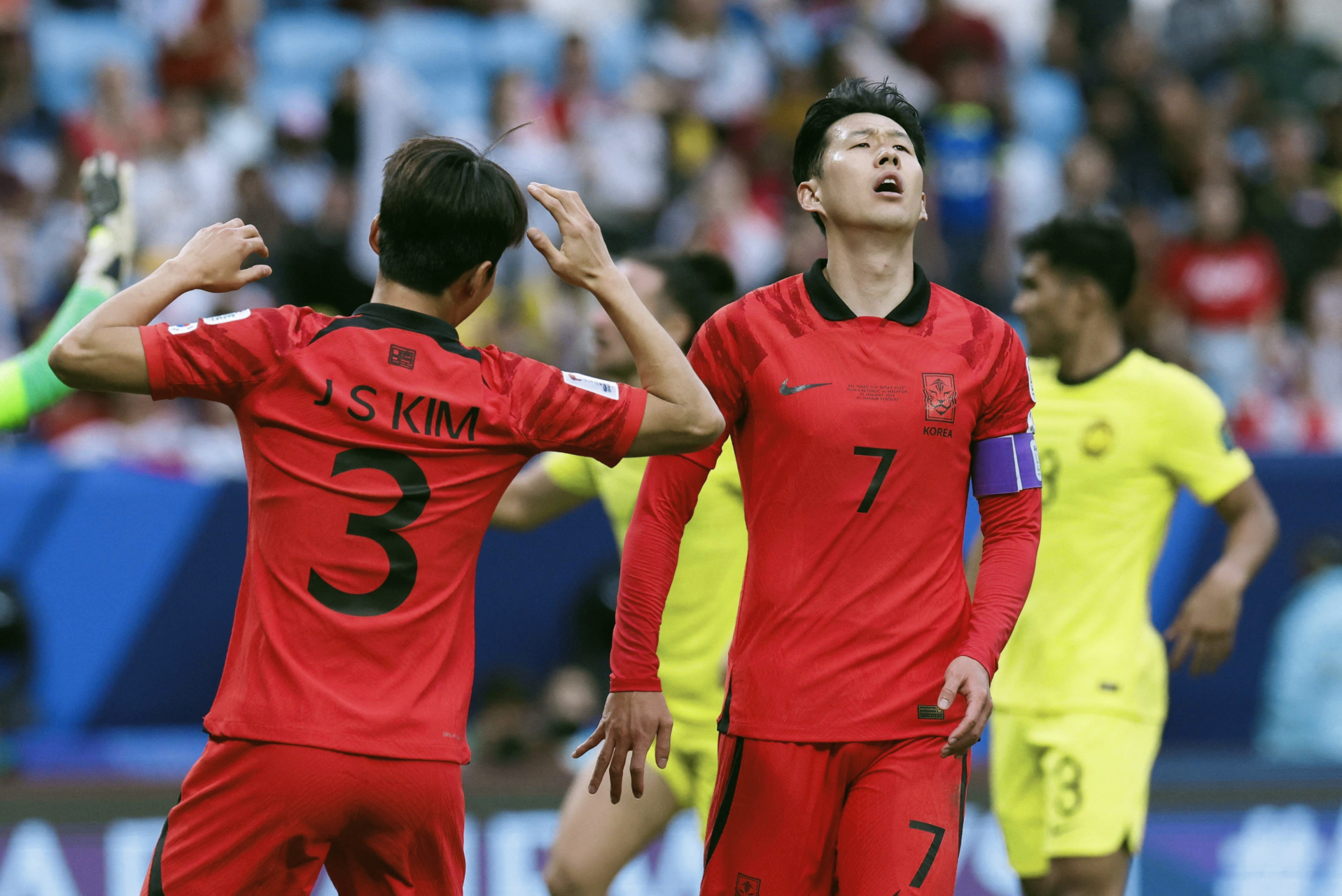 韩国队在亚洲足球比赛中战胜对手