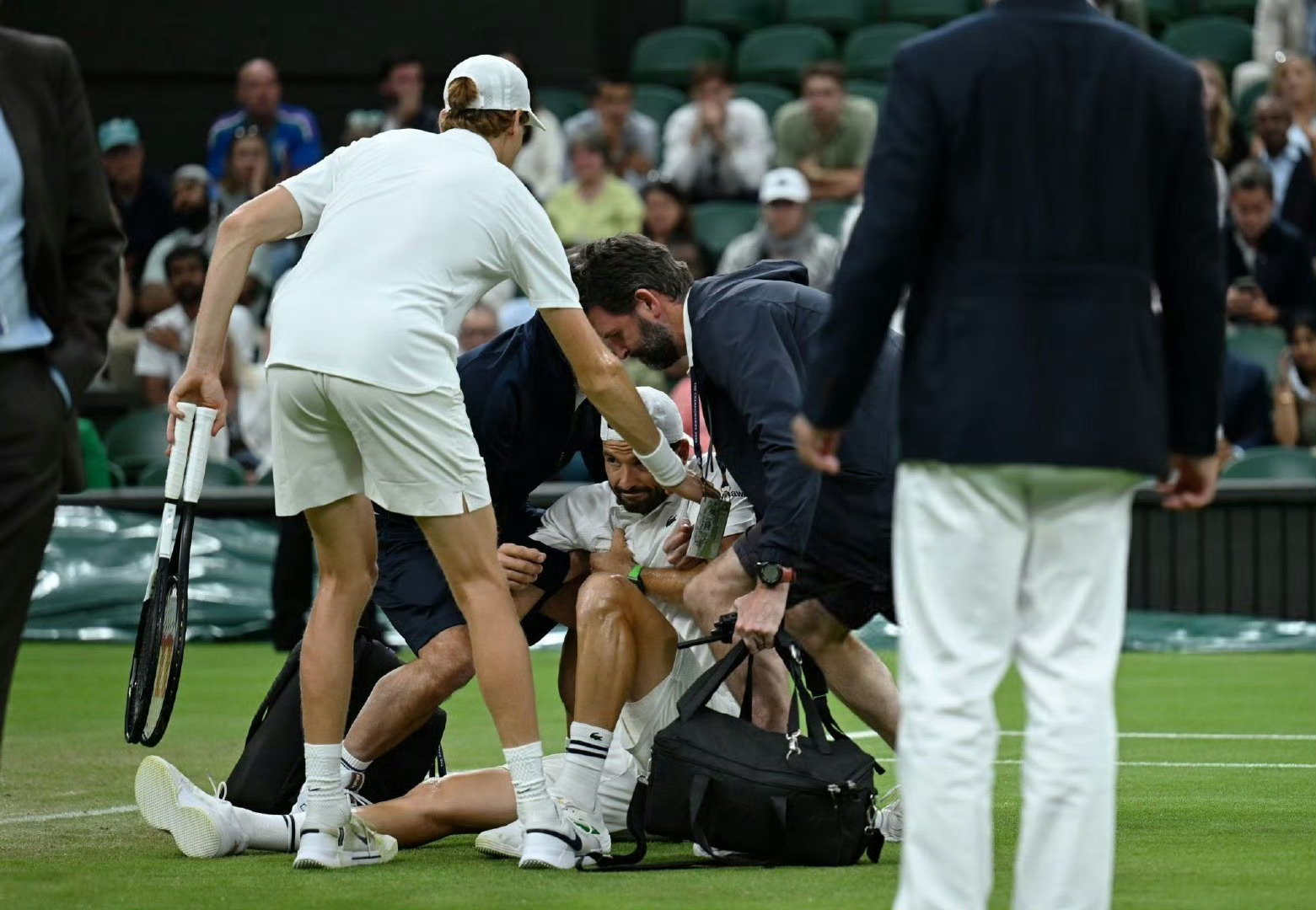 拉沃尔杯逆转美网,辛纳扛起全队 拉沃尔杯逆转美网,辛纳扛起全队