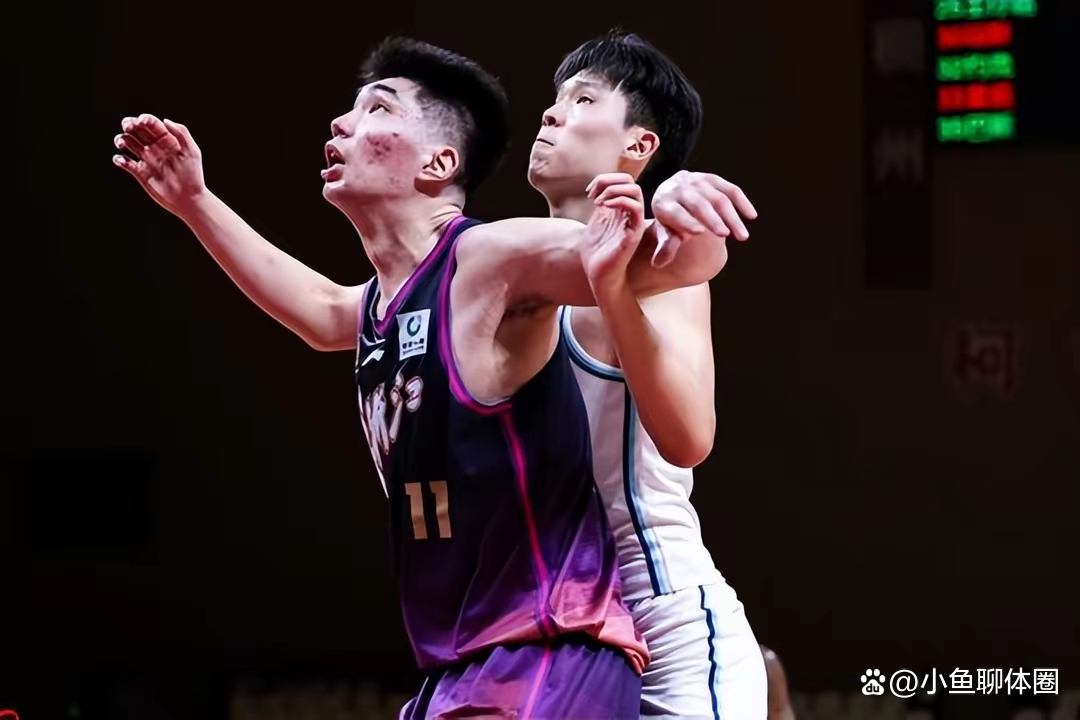 强强对决!两支实力强队将在赛场上交锋 强强对决!两支实力强队将在赛场上交锋