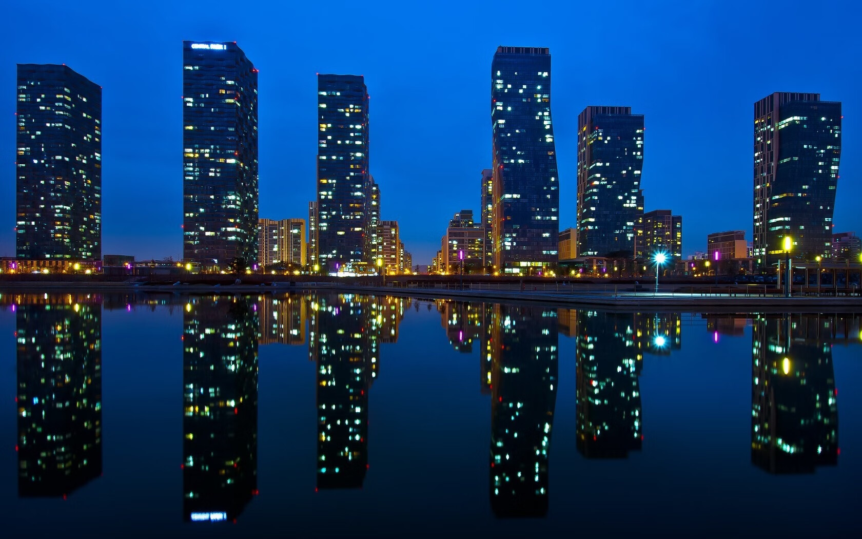 逆袭之夜!土耳其黑马掀翻南美劲旅,英超奇兵马丁内利上演拆防线魔术