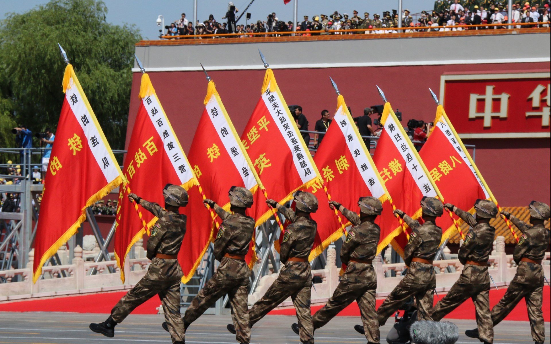 铁幕撕裂者，字母哥在掘金vs独行侠的窒息时刻