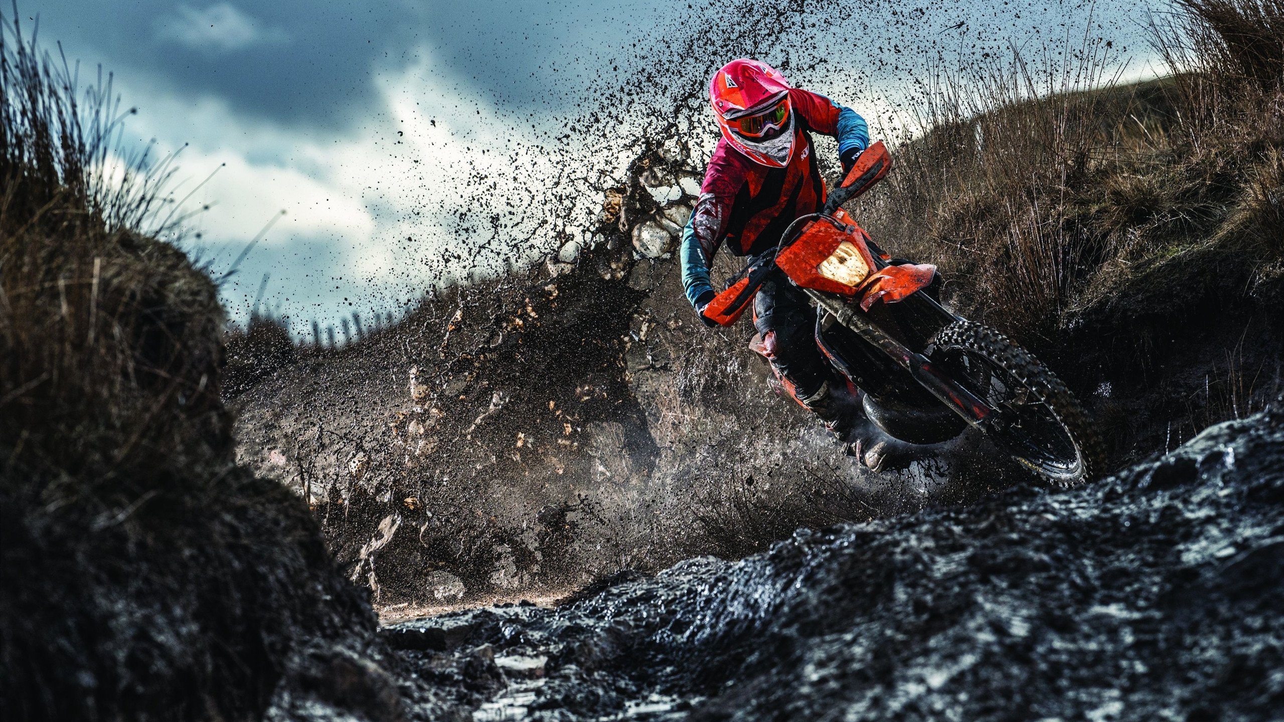 绿茵场与地球场,压力下的卓越之道—当瑞典环保标准对话中国制造,与贝林厄姆的破局艺术